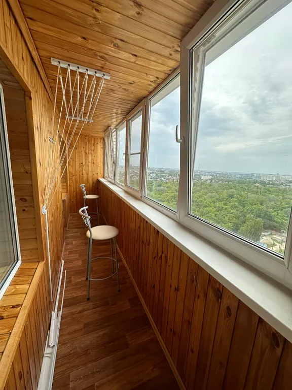 Квартира с видом на город с высоты птичьего полета