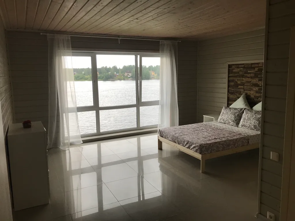 Коттедж на Неве