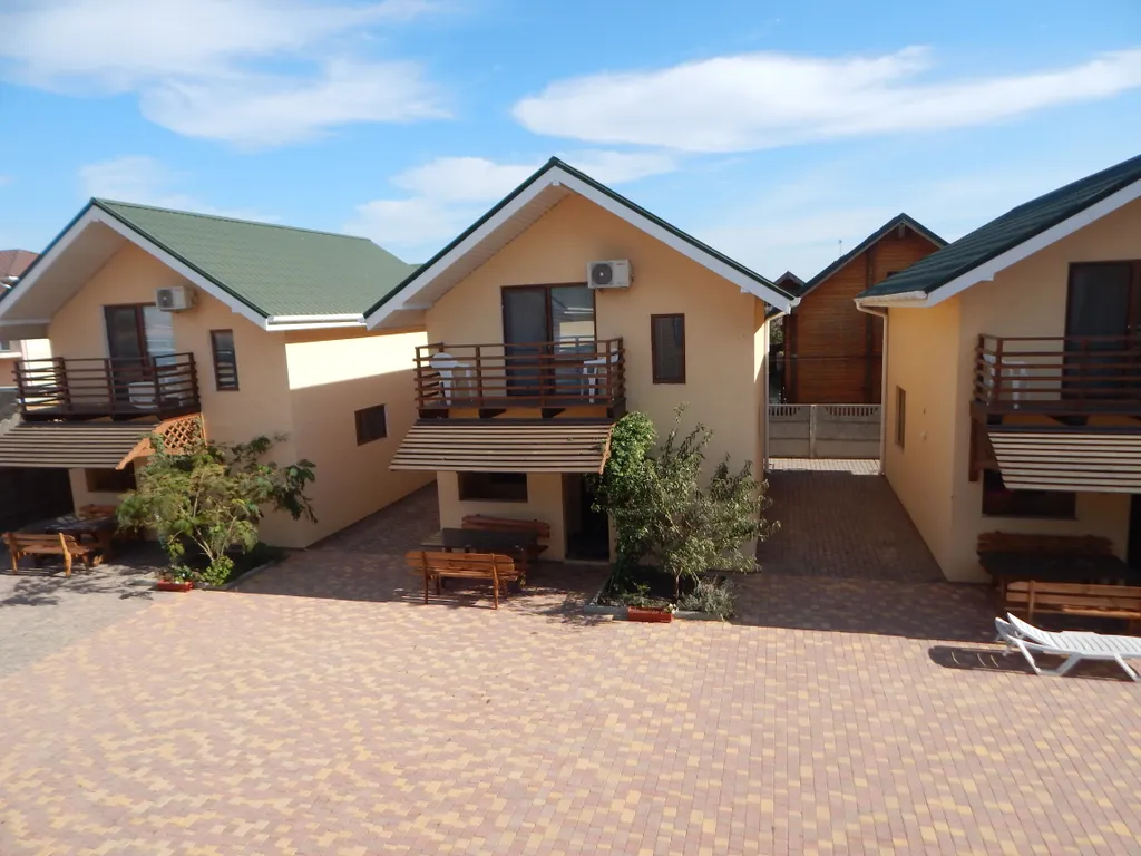 Коттеджи на берегу моря Семейный Дворик