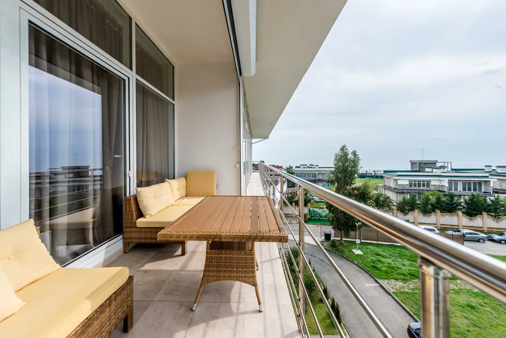 Роскошный пентхаус с панорамным видом на море.