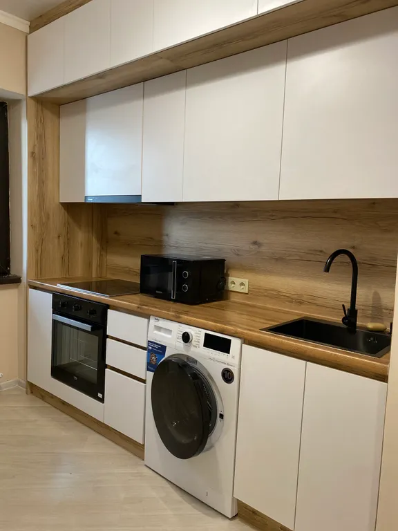 Комфортная квартира в доме у реки, возле входа в центральный парк