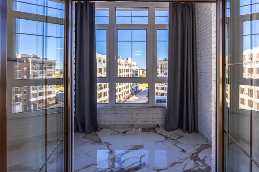 Дизайнерский апартамент с видом на море