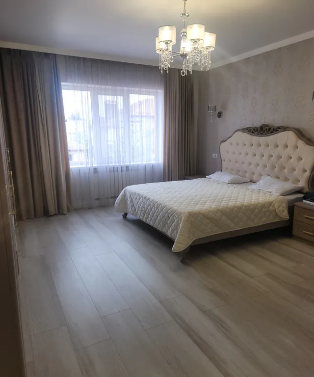 Большой дом с видом на гору