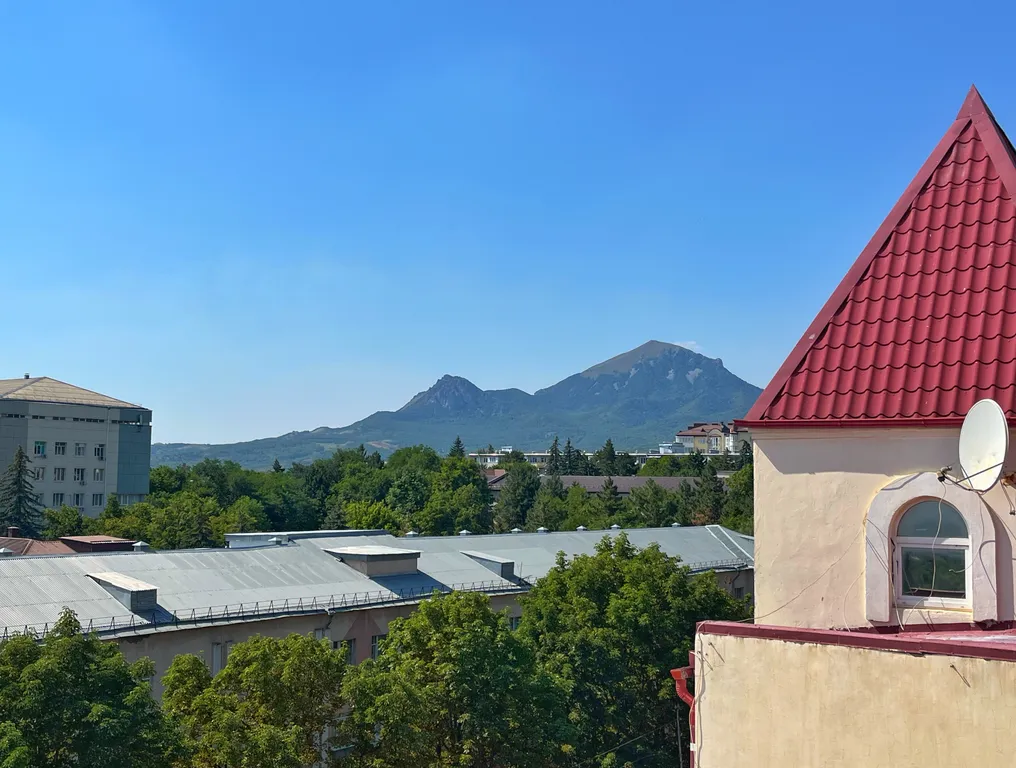 Квартира с видом на Эльбрус и Бештау рядом с курортной зоной