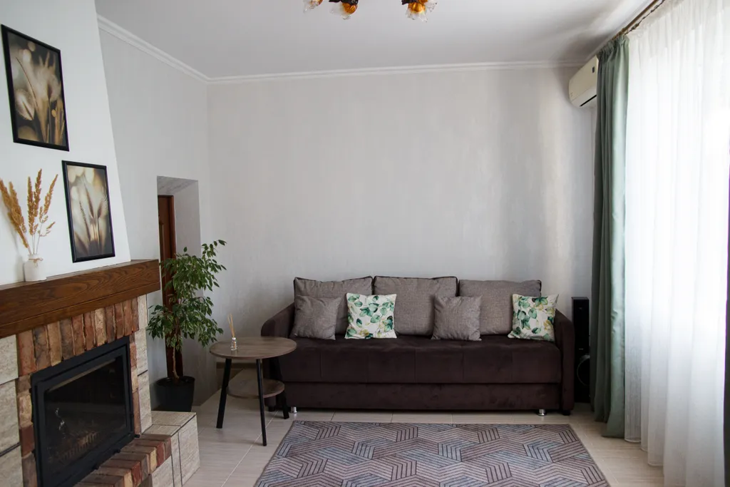 Коттедж Дом с баней, бассейном и тёплой купелью — Ленина