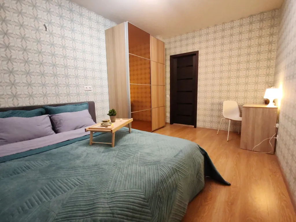 У Волги уютная квартира с видом на горы