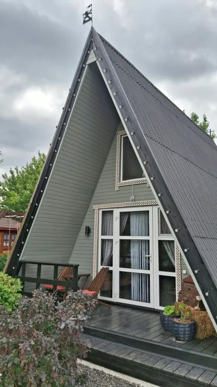 Коттедж Дом-шалаш на территории частного домовладения — аренда посуточно в Каменск-Шахтинский