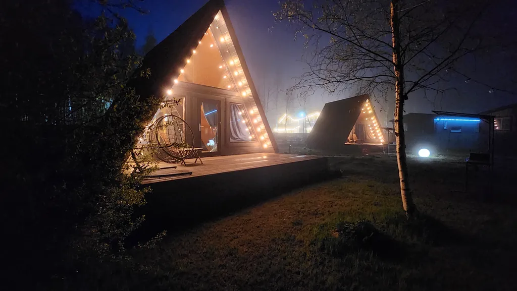 Коттедж Домик A-frame рядом с озером — Светлое