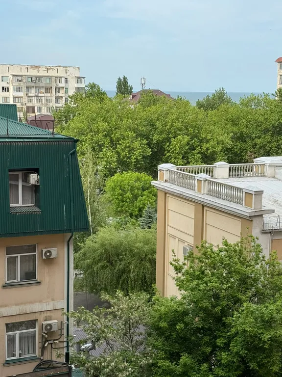 Уютная квартира в центре города с видом на море