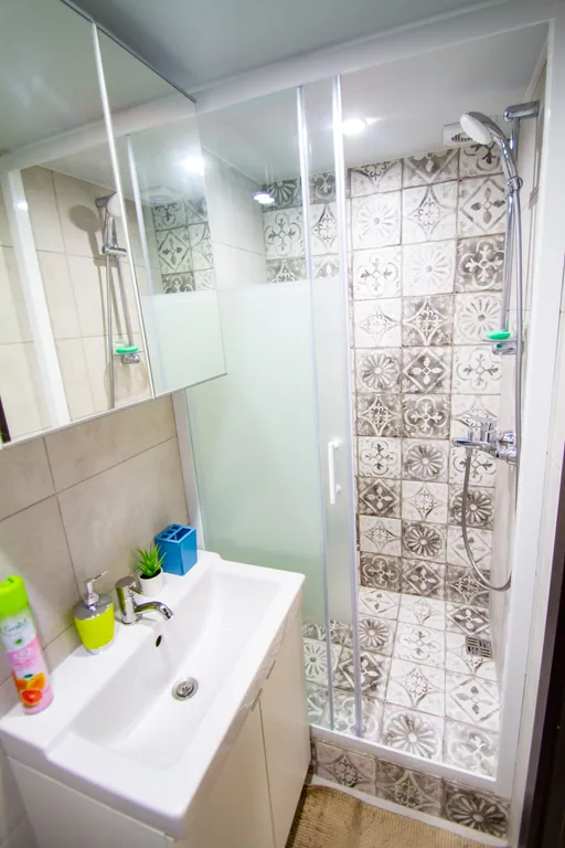 Двухъярусная студия с дизайнерским ремонтом