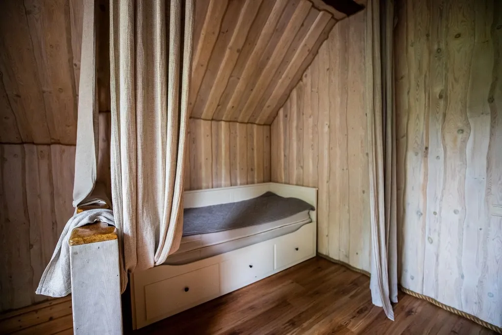 Коттедж на берегу озера