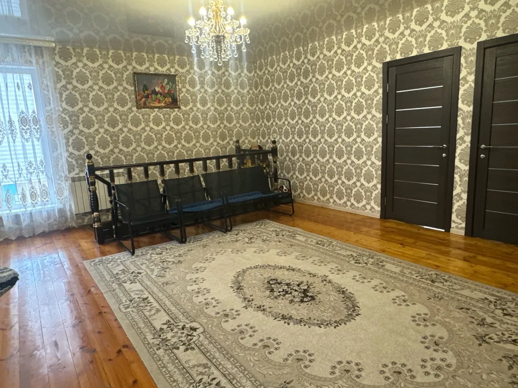 Большой и уютный дом в городе