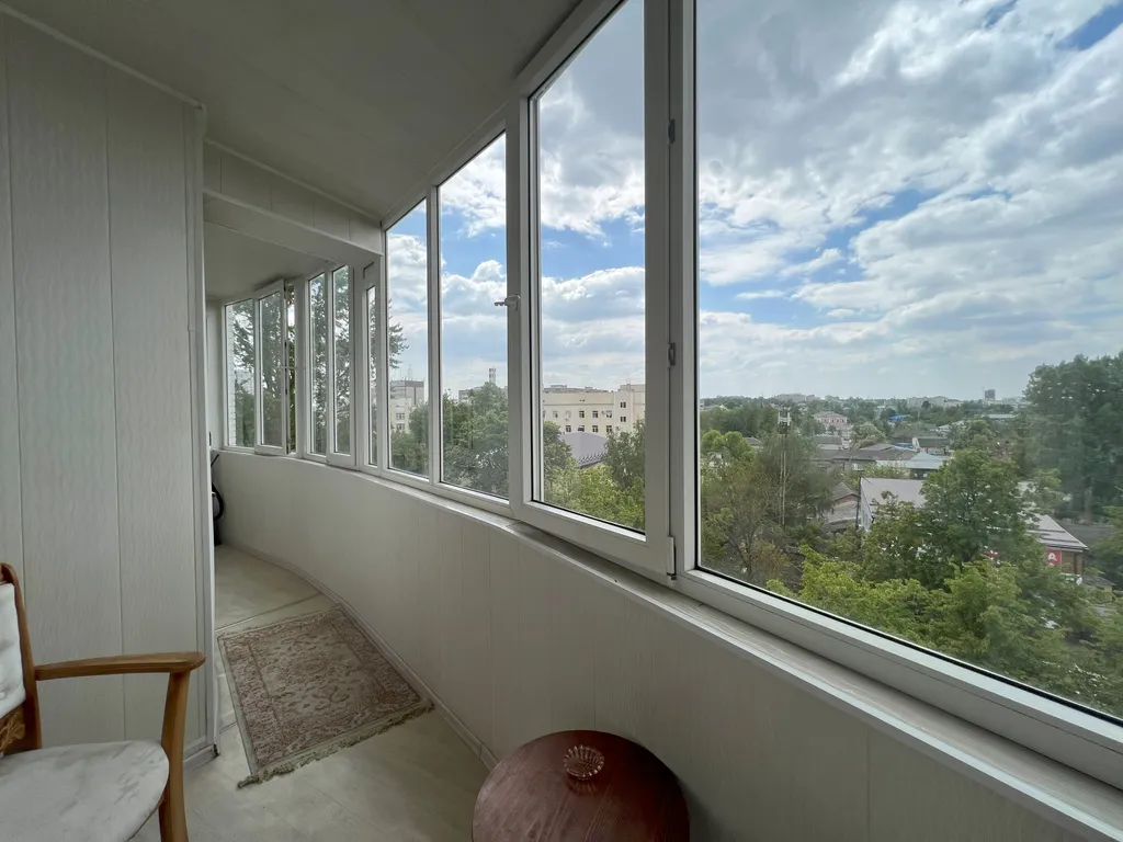 В центре новый дом