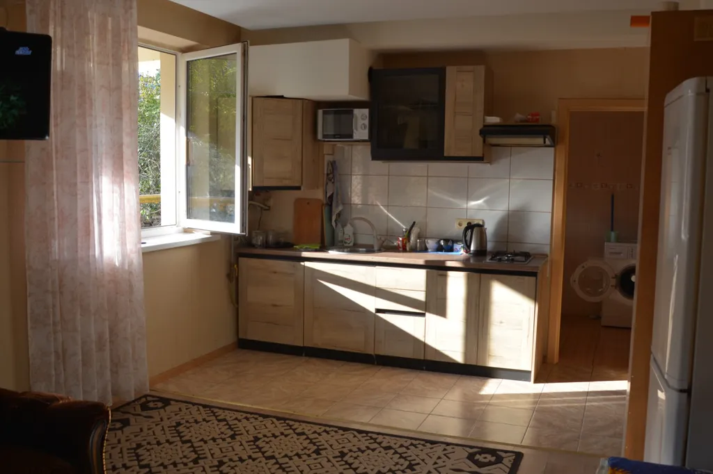 Уютная отдельная студия, дам видио всей квартиры детально)