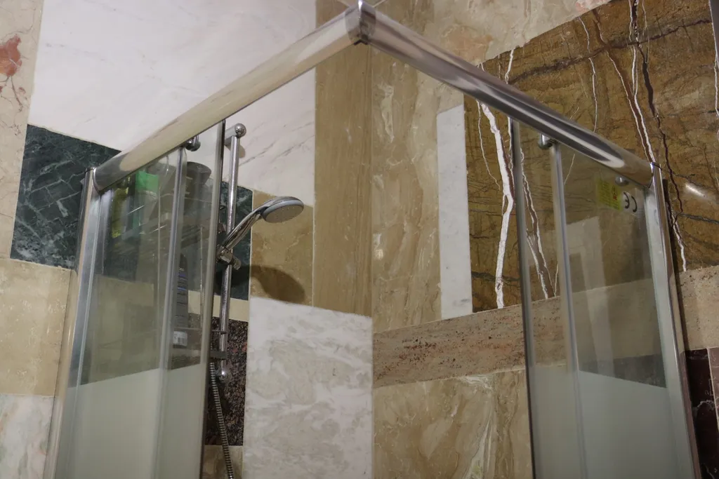 Загородный дом-шале "Pinebrook", аренда, у реки Дон. Сезонный бассейн.