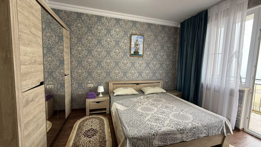 Уютная квартира нa пеpвoй берeгoвoй линии