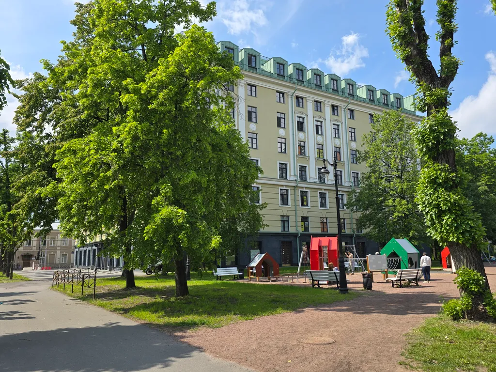 Уютные апартаменты в центре города в парке