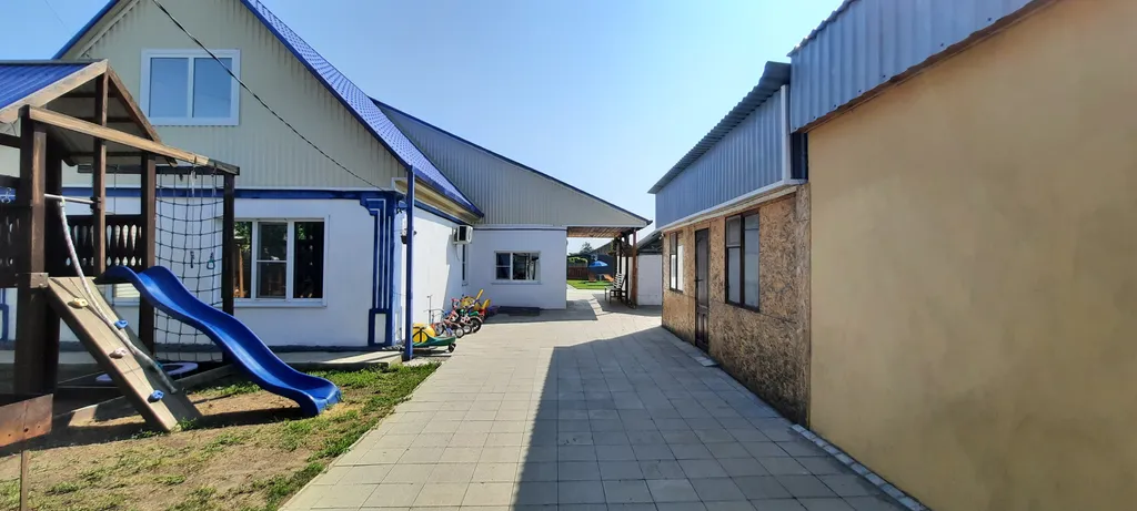 Комфортный дом отдельностоящий с большой террасой