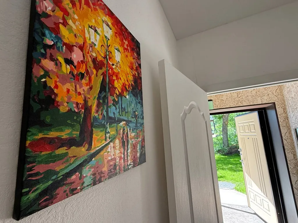 Дом в дубовой роще у реки