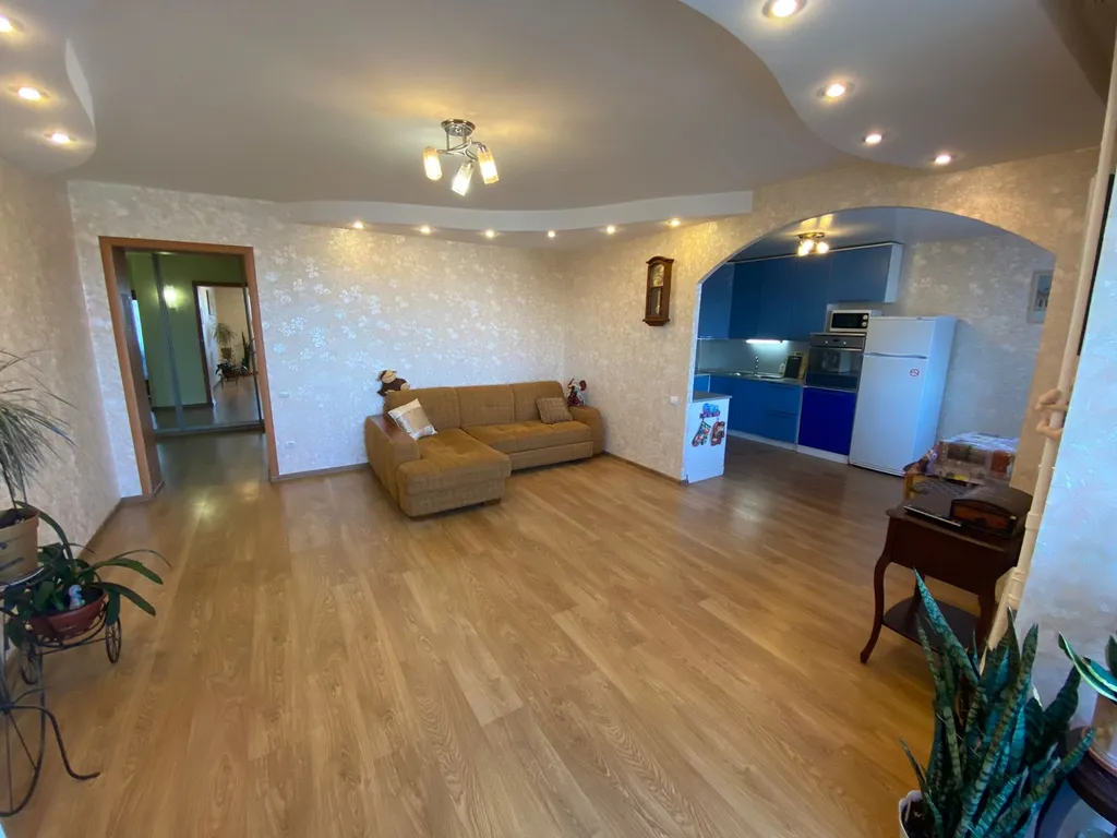 4-комнатная Квартира