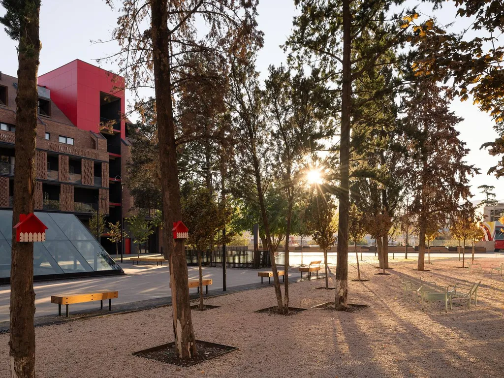 10 минут пешком до Старого Тбилиси