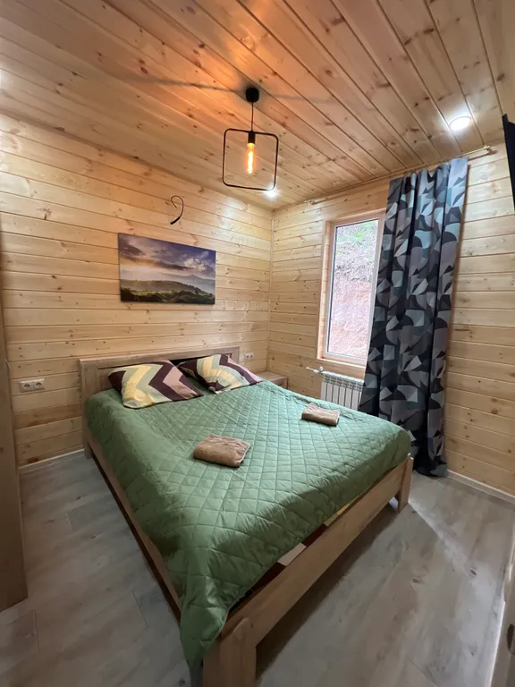 Барн хаус с видом на речку и бассейном