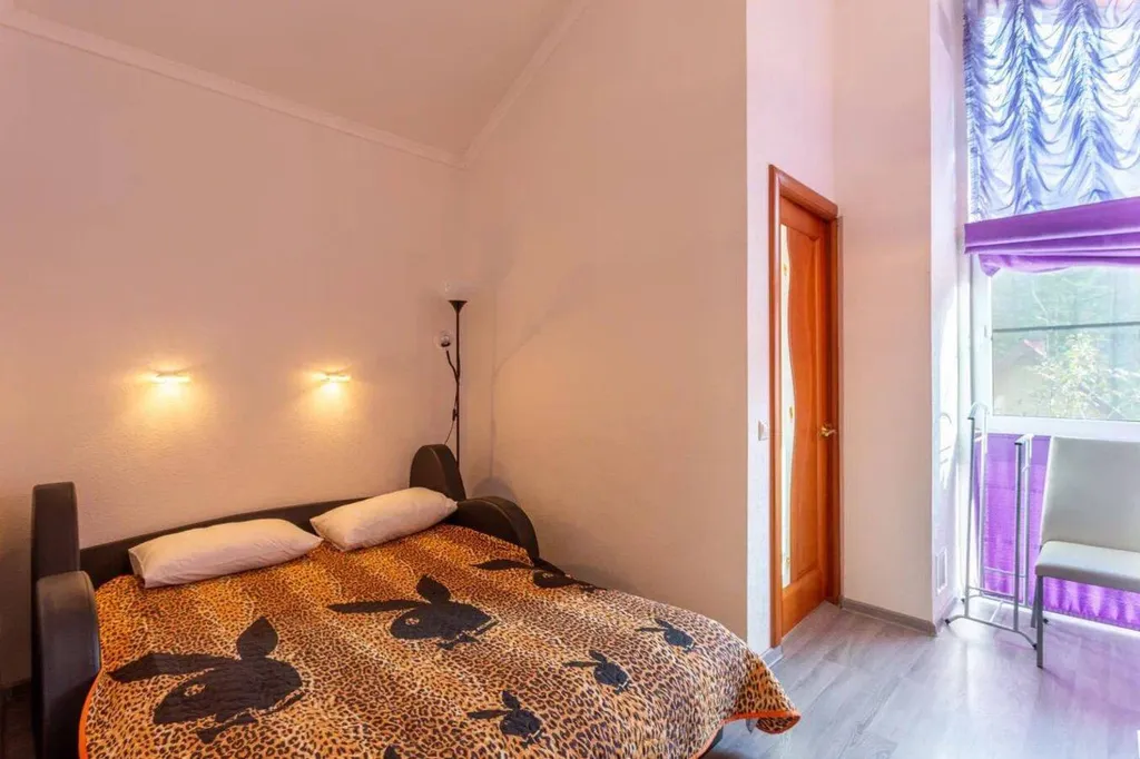 Двухэтажный дом на Турчинского