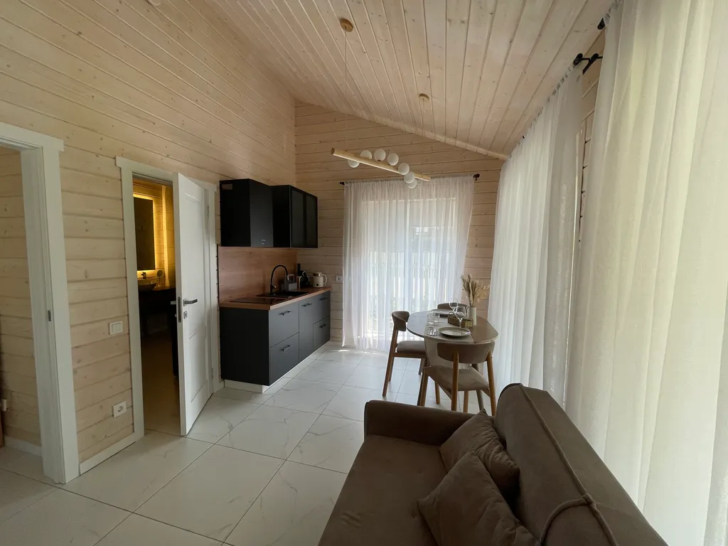 Современный домик в центре