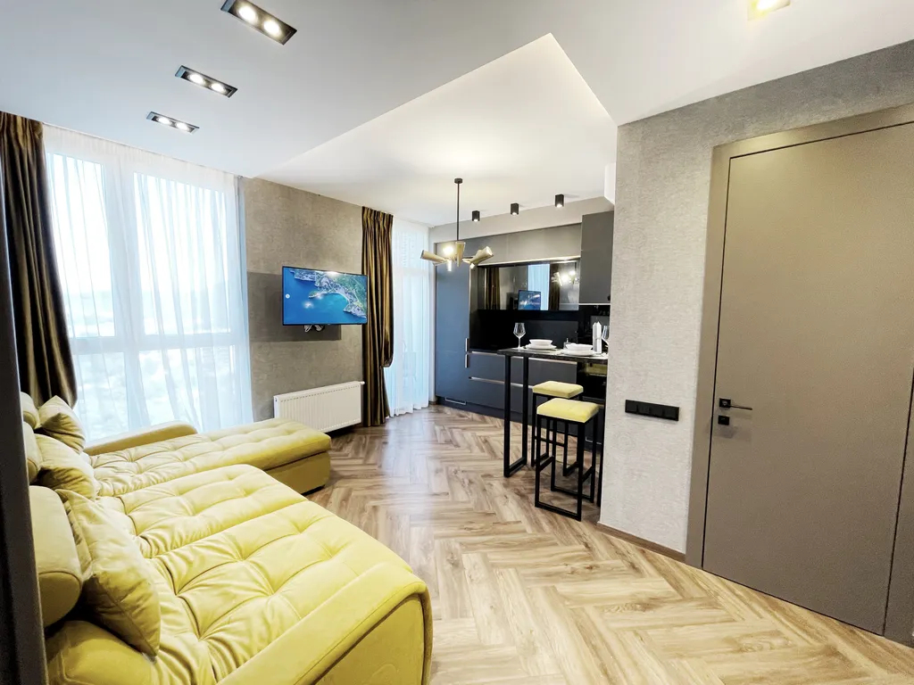 Шикарная квартира с панорамным видом и бассейном