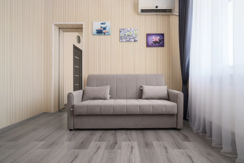 Уютная квартира с большой панорамной лоджией и видом на стадион