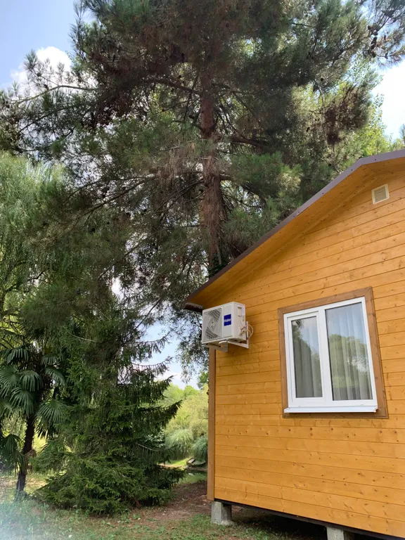 Домик у озера