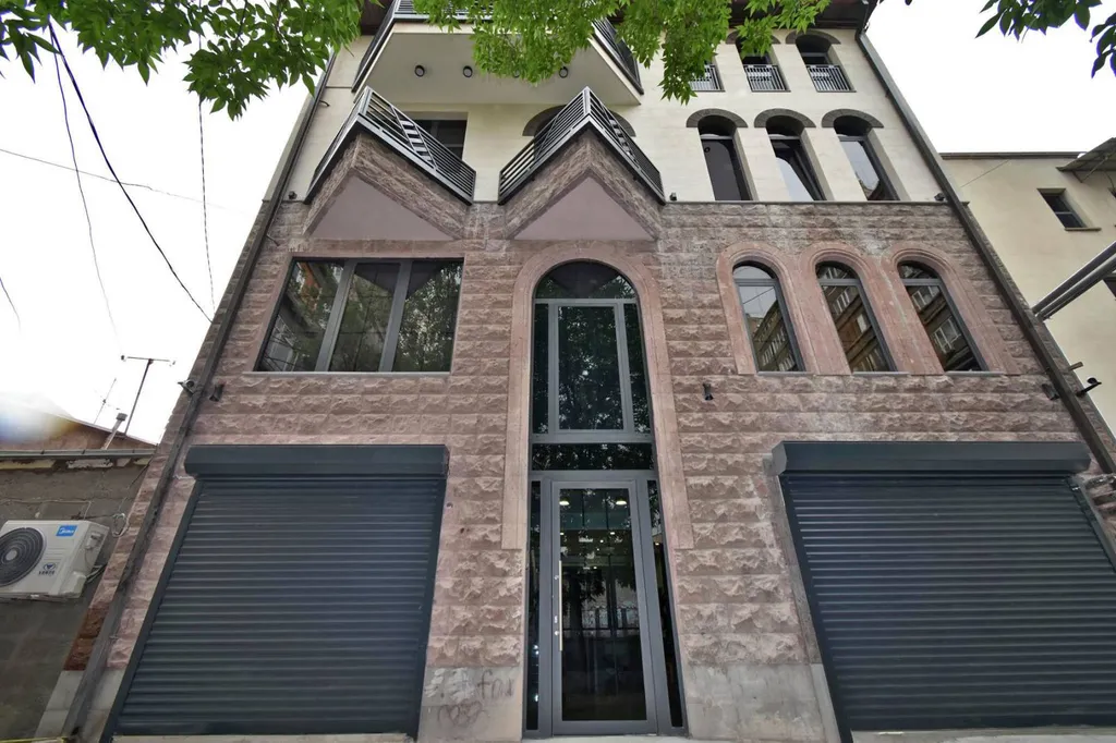 Royal blue бархатная студия в центре