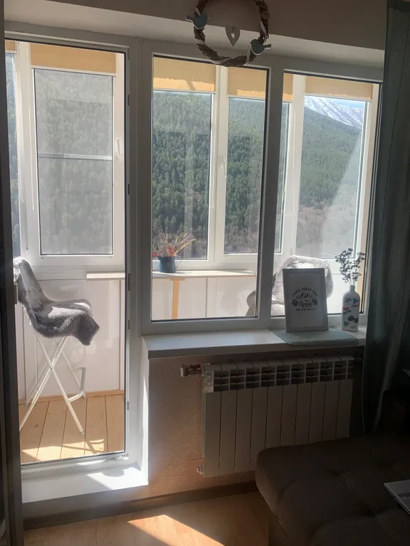 Солнечная квартирка с видом на горы