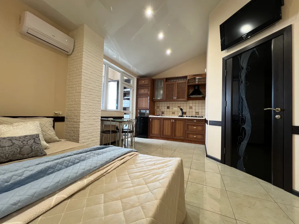 Студия пляж 5 мин рядом Парк Победы Херсонес не берем плату за уборку