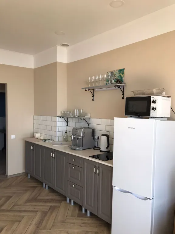 Просторная квартира-люкс в стиле английской классики с панорамным видом