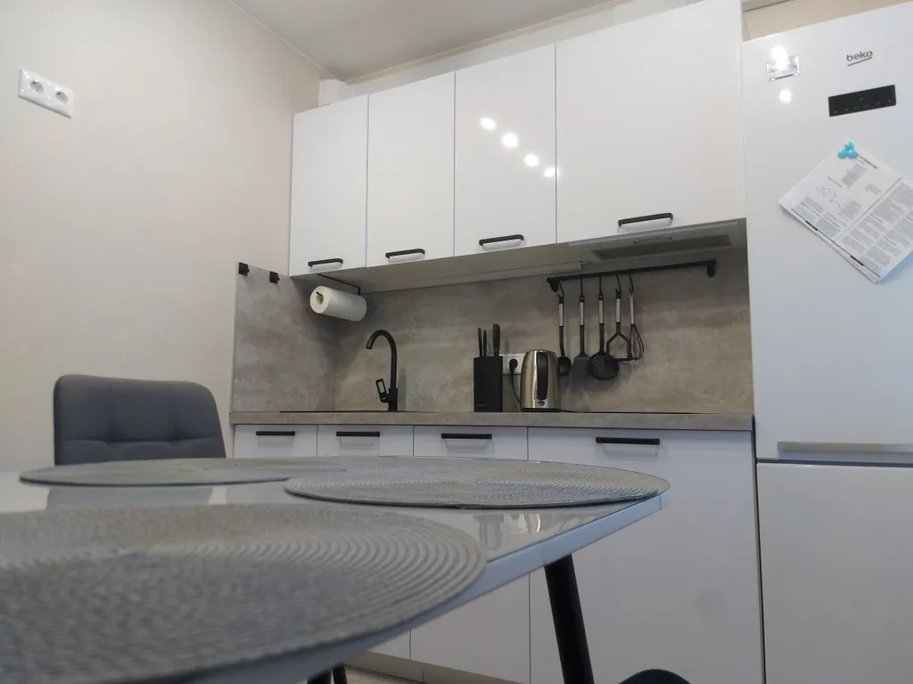 Современная квартира на берегу озера