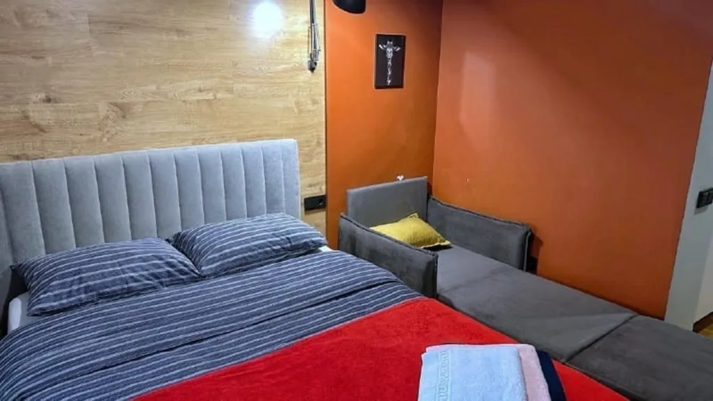 Red studio для 3 гостей в МФК Созвездие