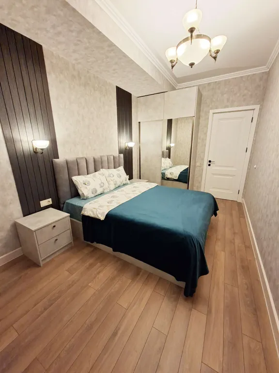 Просторная трехкомнатная квартира в центре Тбилиси с видом на рекуКуру