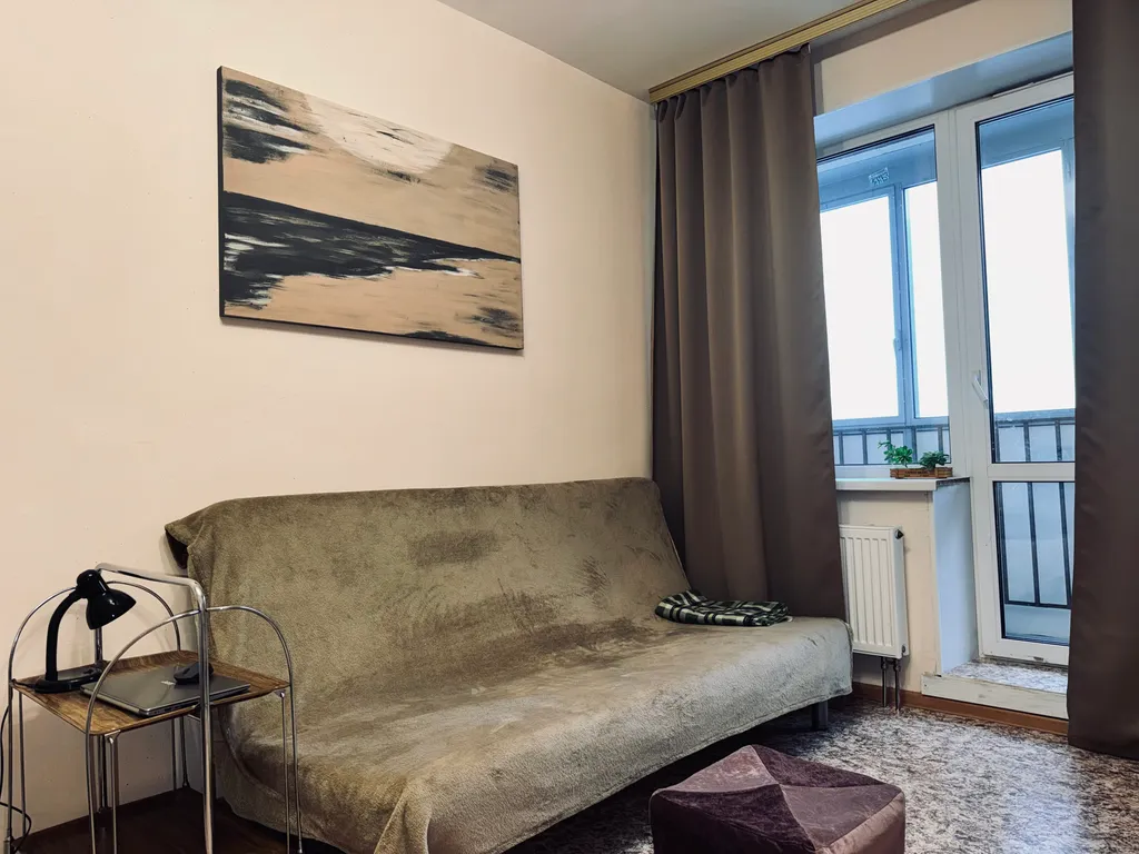 Уютная квартира на берегу реки Невы в центральном районе г. Кировска