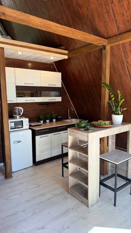 Горный приют, А-Фрейм в центре