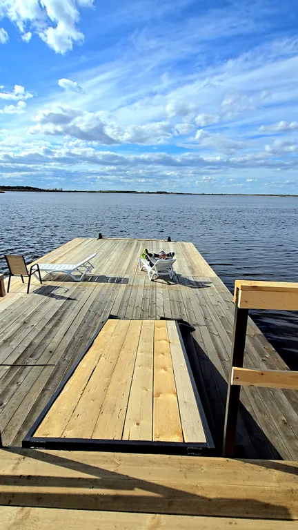 Дом с баней на берегу