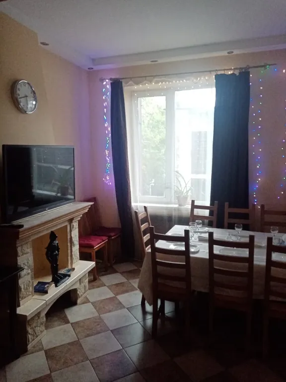 Уютный дом на берегу реки