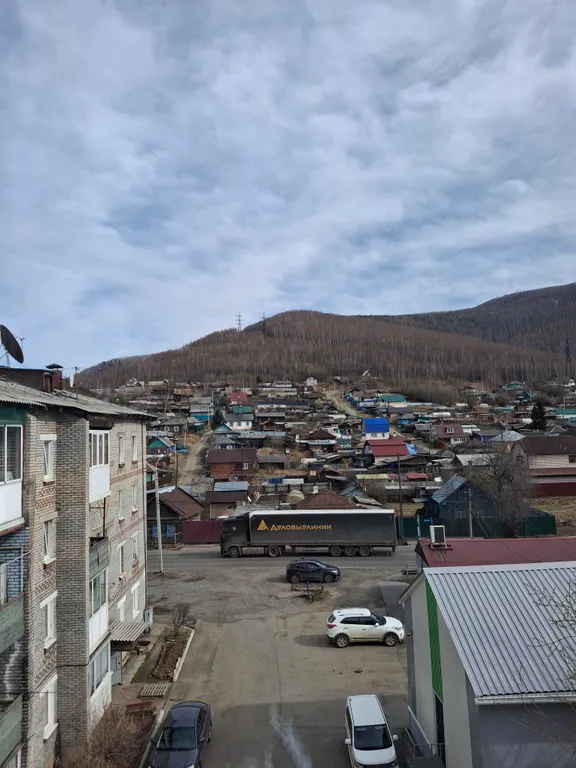 Уютная просторная квартира в центре города с видом на озеро и горы — аренда посуточно в Слюдянка