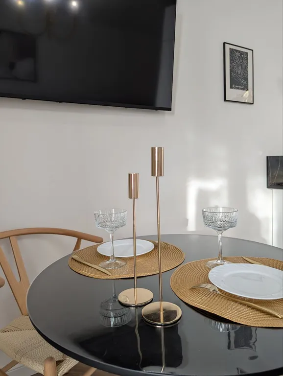 Студия с панорамным окном, видом на Северные закаты, Чумаровка 2 минуты