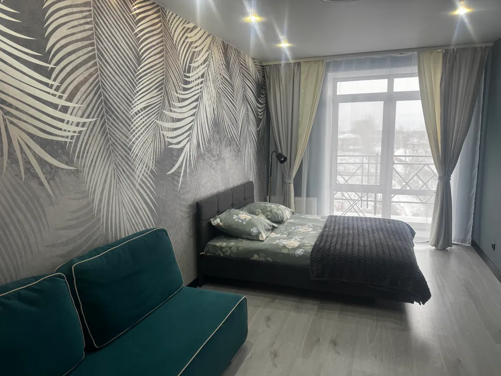 Большая Уютная 1-комнатная квартира,своя парковка,рядом магазин,центр