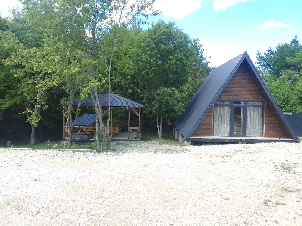 Коттедж Домик в горах с сауной — аренда посуточно в Даховская