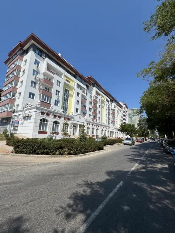 Современная квартира в центре города рядом с морем