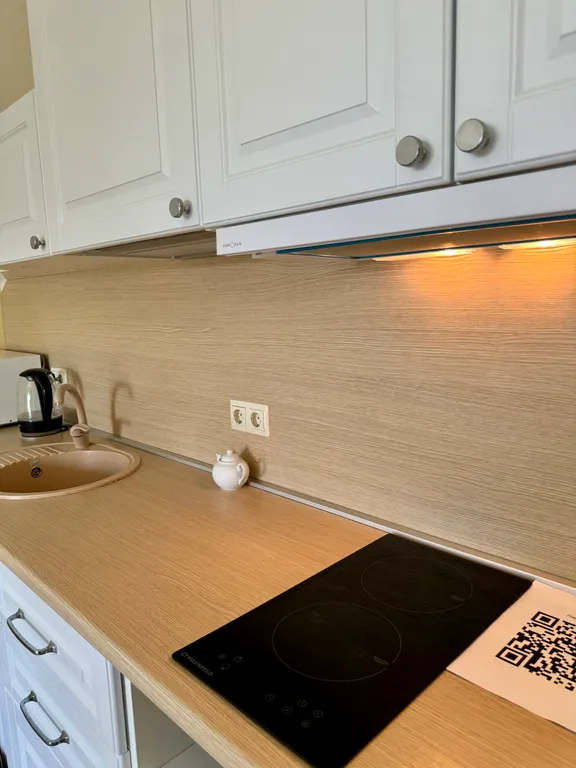 Дом у моря с видом на закат