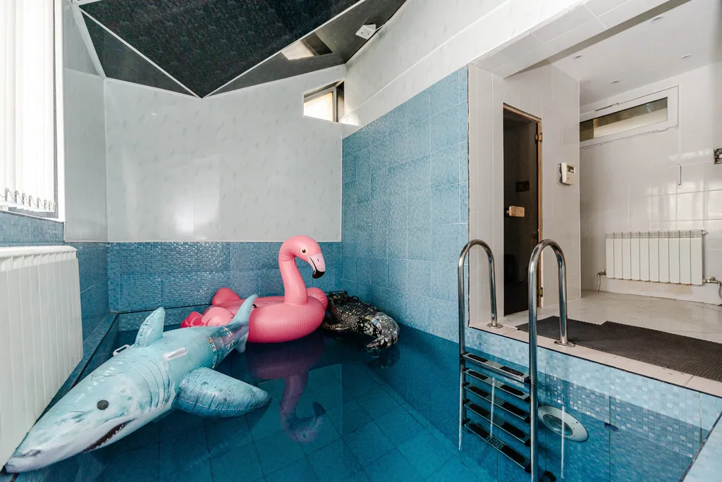 Дом с бассейном и сауной