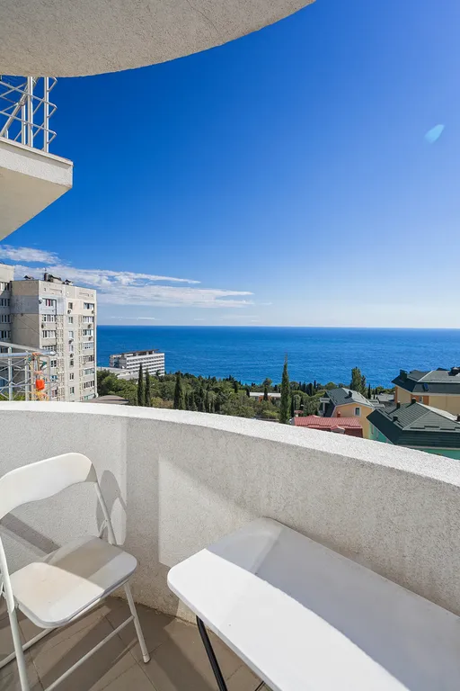 Видовая Квартира-студия на троих в Мисхоре с балконом у моря